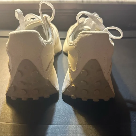 New Balance 327 Sneakers -EUC-7.5 Women’s - Picture 3 of 7